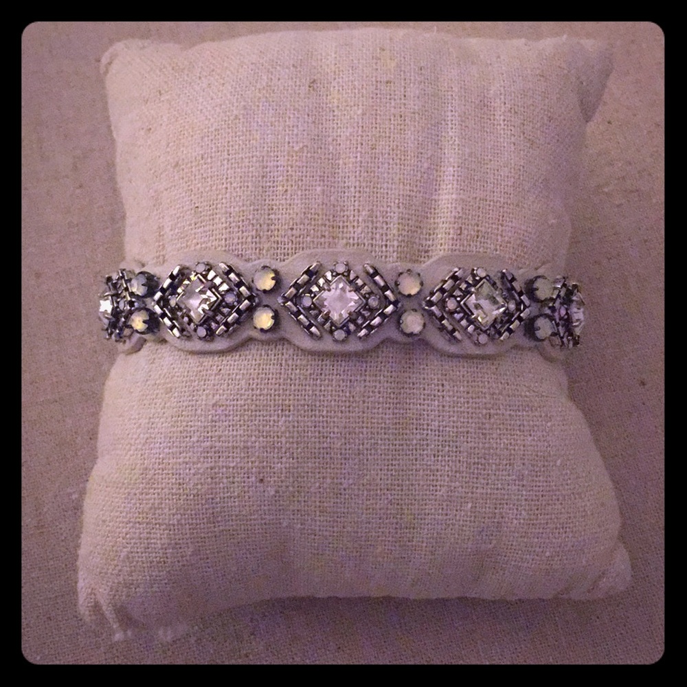 Beautiful Stella and Dot tie bracelet
